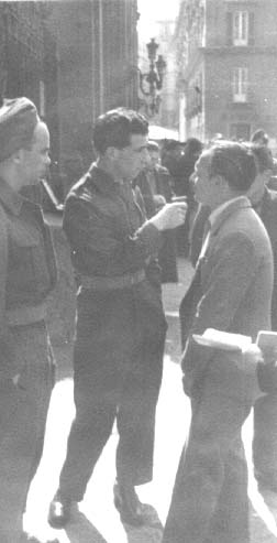 Tich Shindler speaking to workers in Naples, March 1946